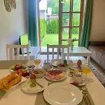 Appartement 8, Jezerne *